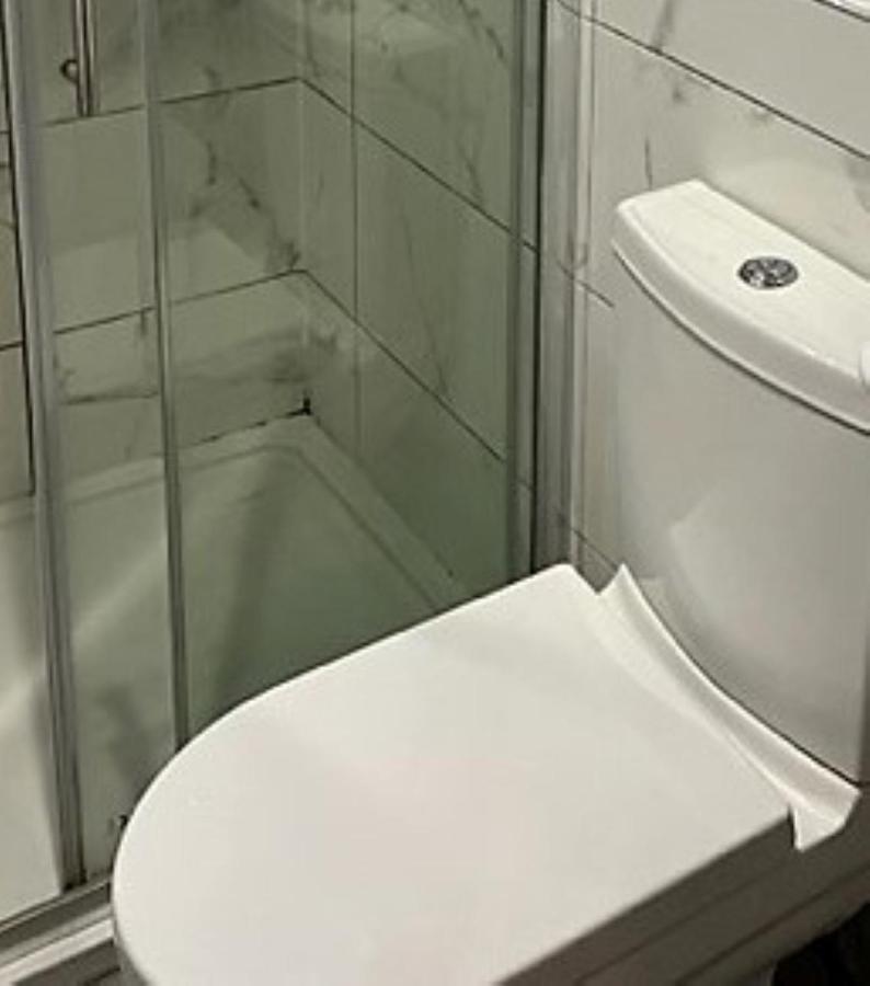 Wisdom Care: The Orpington Cutie Hotel Luaran gambar