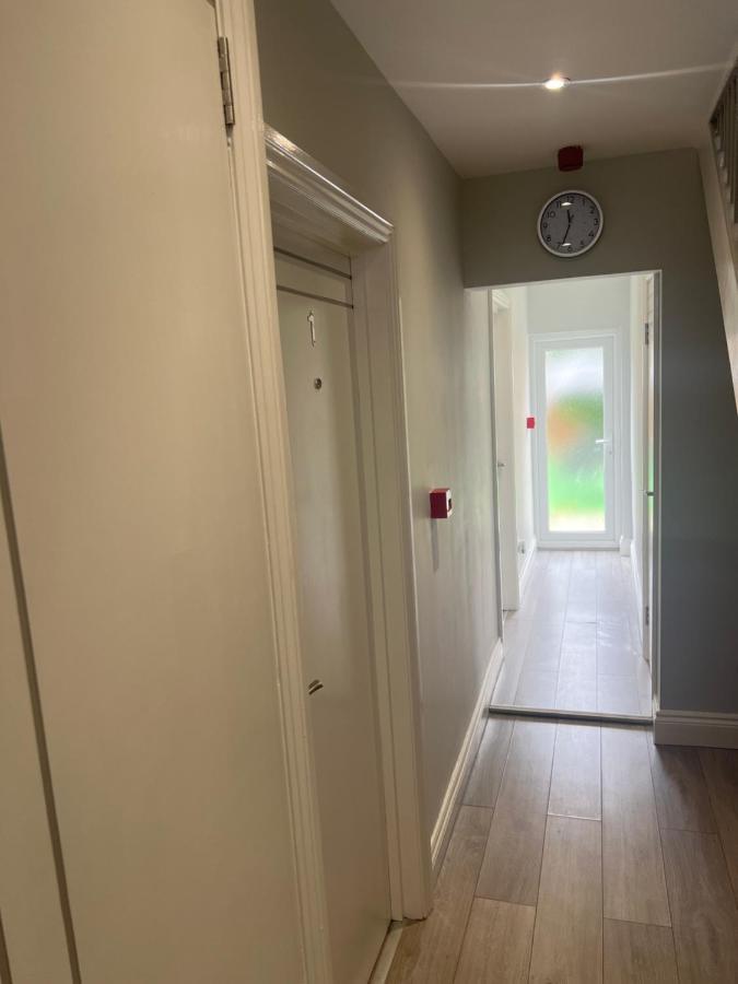 Wisdom Care: The Orpington Cutie Hotel Luaran gambar